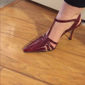 Absolutely amazing Manila Blahnik crocodile pumps